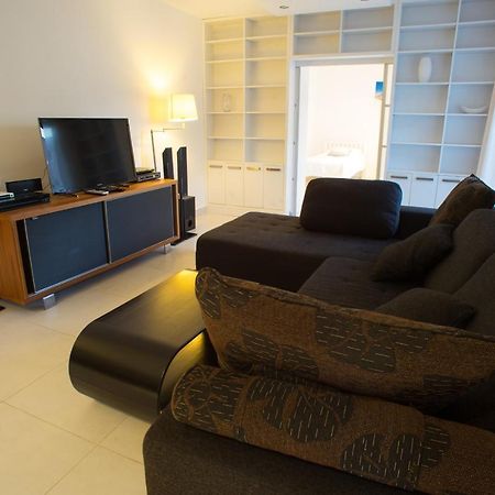 Becici Four-Bedroom Penthouse Apartment With Jacuzzi Luaran gambar